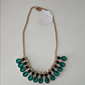 Elegant Green and Gold Necklace